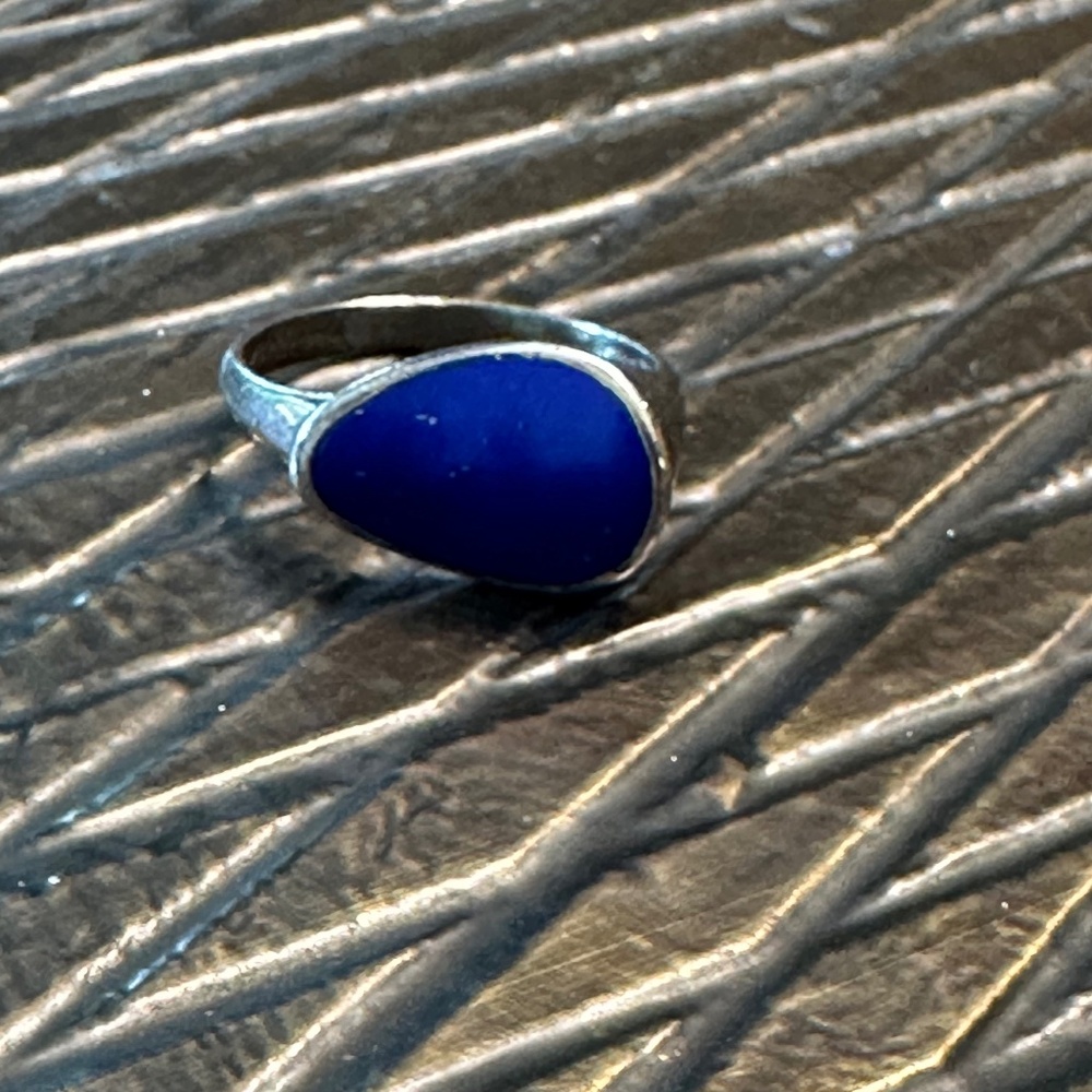 Sterling and lapis ring 9
